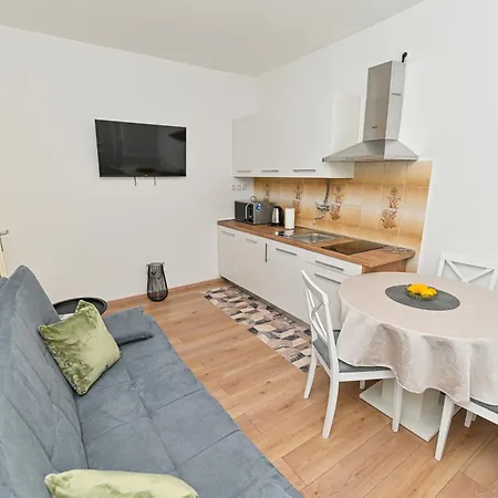 Simun Apartment *